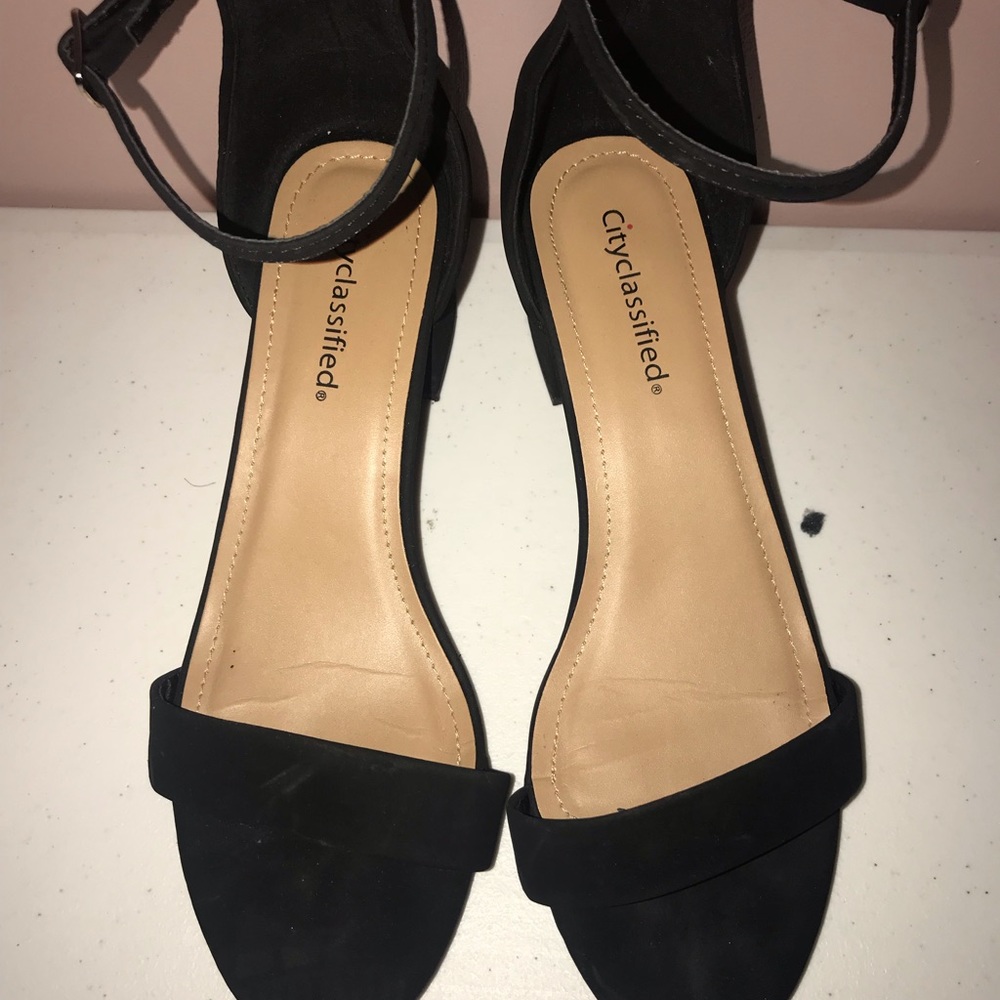 City classified shoes